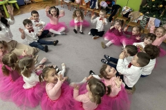 8d1ede88-f300-47c2-aa6a-25aaf5c46f8e