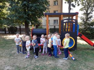 Zabawy w ogrodzie przedszkolnym