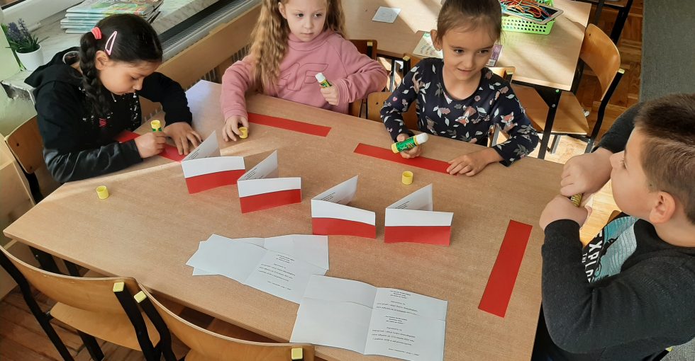 Polska- moja Ojczyzna- przygotowujemy zaproszenia na uroczystość Święta Niepodległości