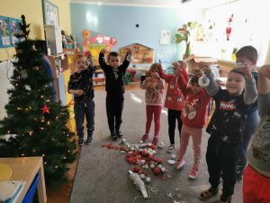  W świątecznym nastroju - ubieramy choinkę
