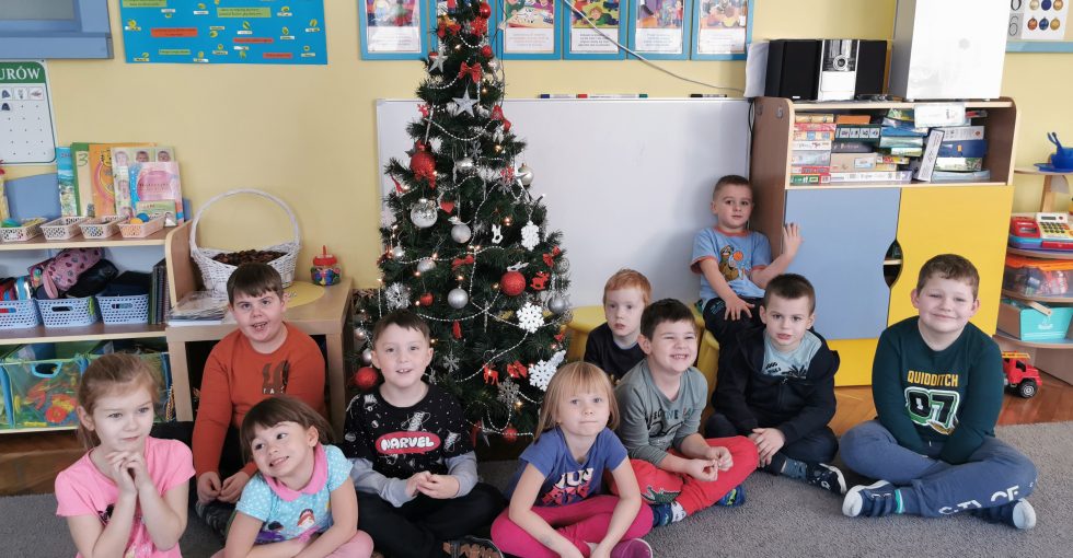 W świątecznym nastroju - ubieramy choinkę