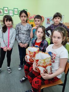  Urodziny Karoliny i Kingi- życzymy Wszystkiego Najlepszego, dużo zdrowia i spełnienia marzeń!!! - gr V Żabki 