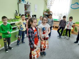  Urodziny Karoliny i Kingi- życzymy Wszystkiego Najlepszego, dużo zdrowia i spełnienia marzeń!!! - gr V Żabki 