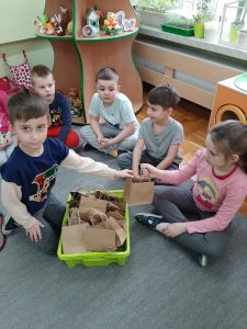 Urodziny Jasia - najlepsze życzenia składają koleżanki i koledzy 