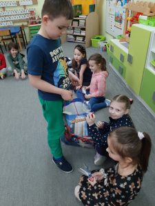 Urodziny Leona- samych radosnych i pogodnych dni życzą koleżanki i koledzy 