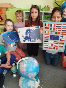 Unia Europejska- Polska w Europie i Unii Europejskiej- kształtujemy kompetencje obywatelskie i patriotyczne 