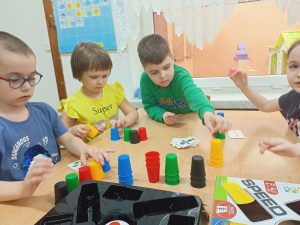 Zabawy ćwiczące spostrzegawczość wzrokową