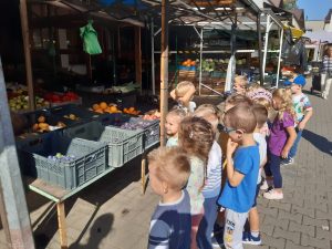 Wycieczka na targ owocowo - warzywny 